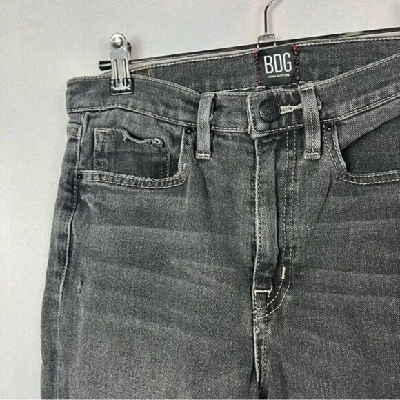 Urban Outfitters UO BDG Faded Black Twig High Rise Cropped Distressed Jeans 28 - Picture 4 of 6